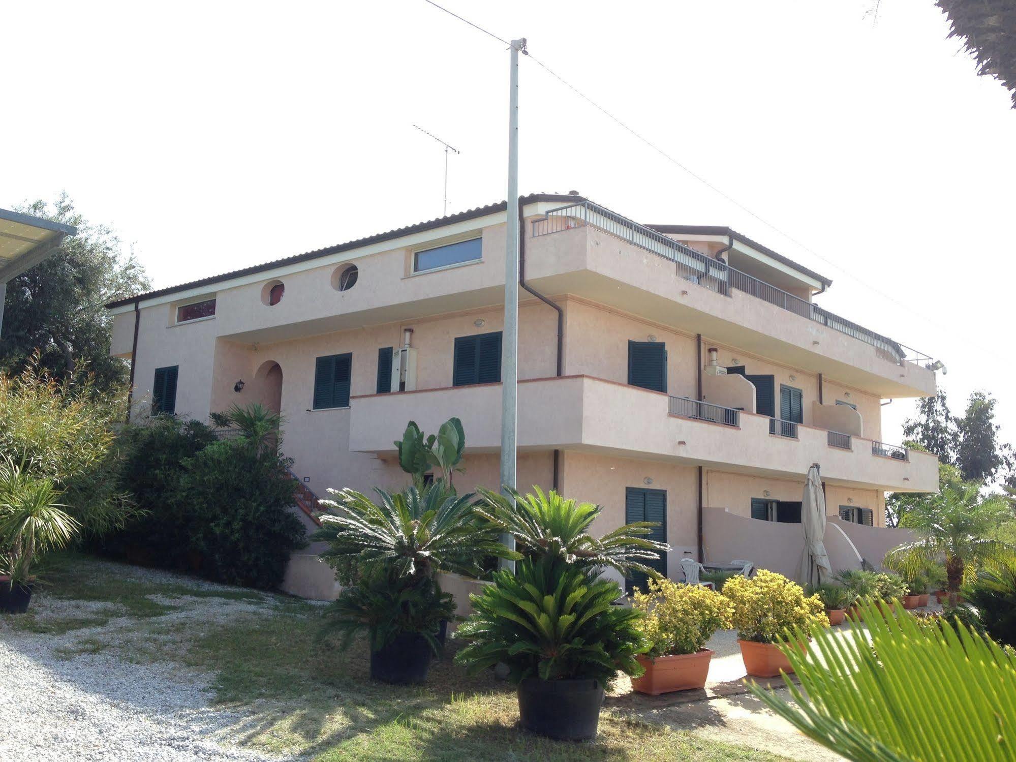 סנטה דומניקה Residence Floritalia - Ricarica Auto Elettriche מראה חיצוני תמונה